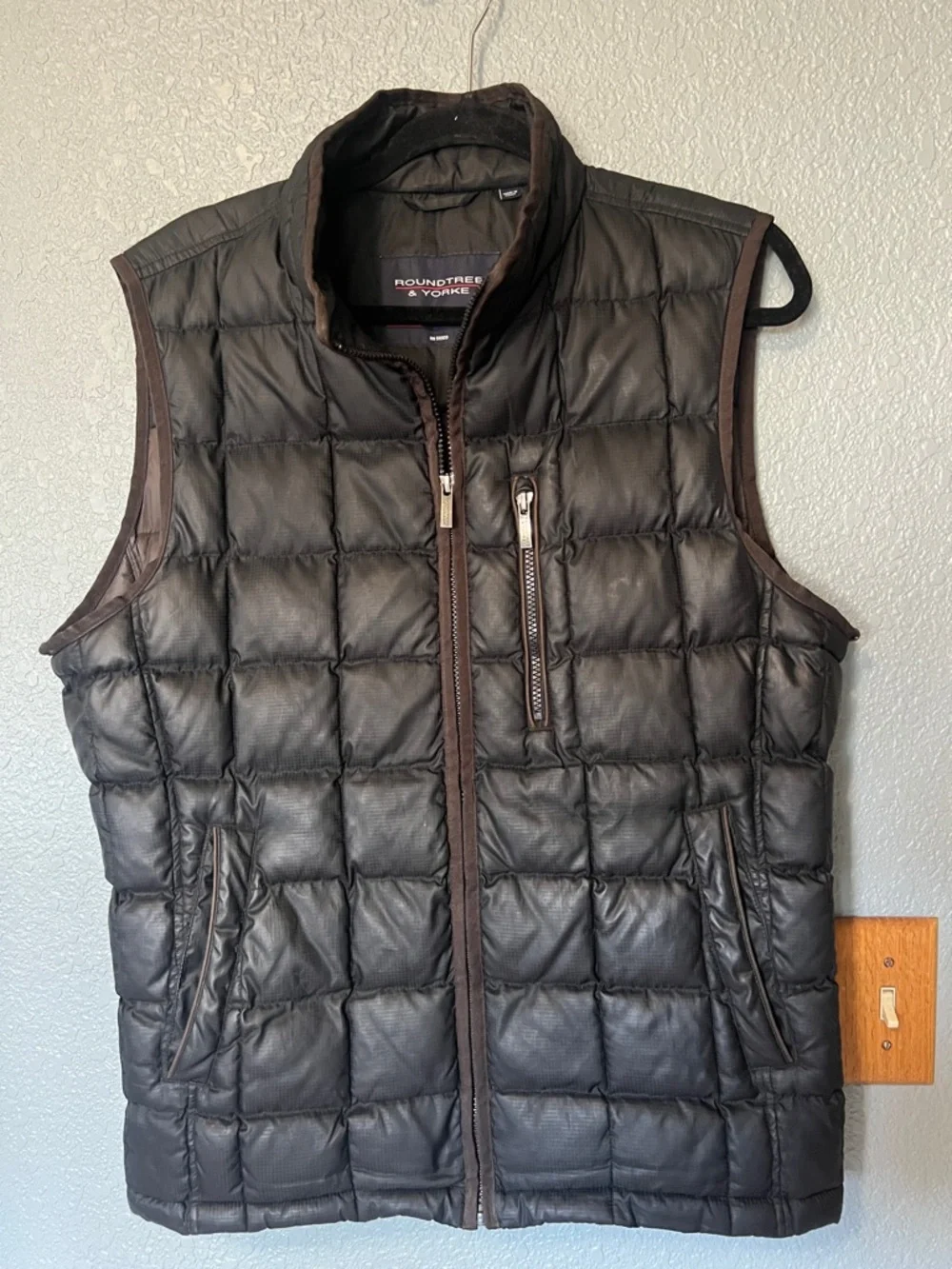 Roundtree & Yorke Mens Medium Puffer Vest Full Zip Lightweight Sleeveless Black